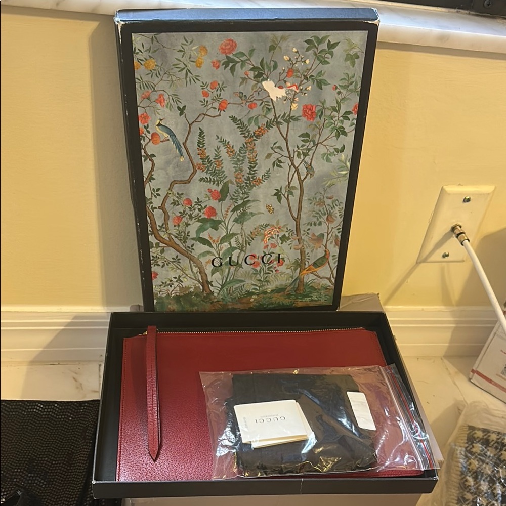 Gucci Decorative Box with Floral and Bird Design - Picture 2 of 5